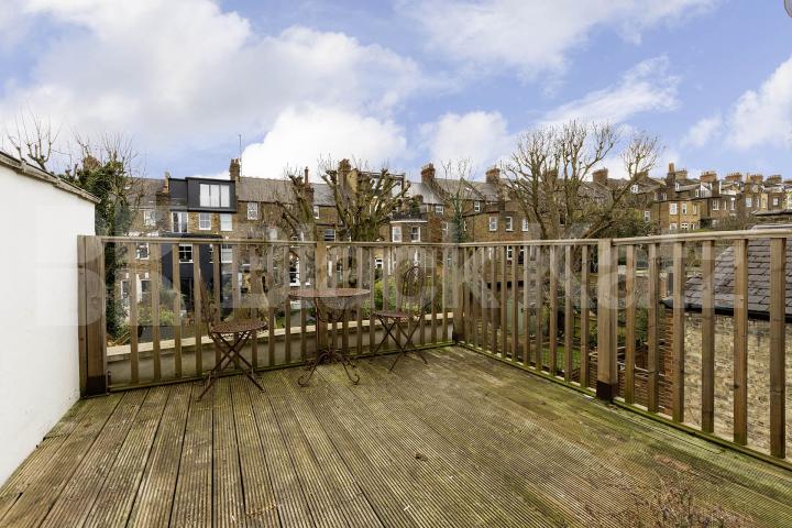 Top floor 1 bedroom with exposed brick and private roof terrace Hillfield Avenue, Crouch End / Hornsey